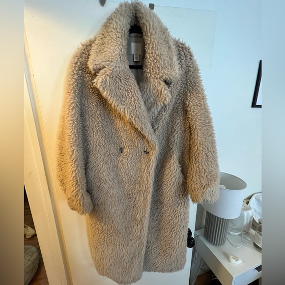 H&M Oversized Teddy Coat - Picture 1 of 3